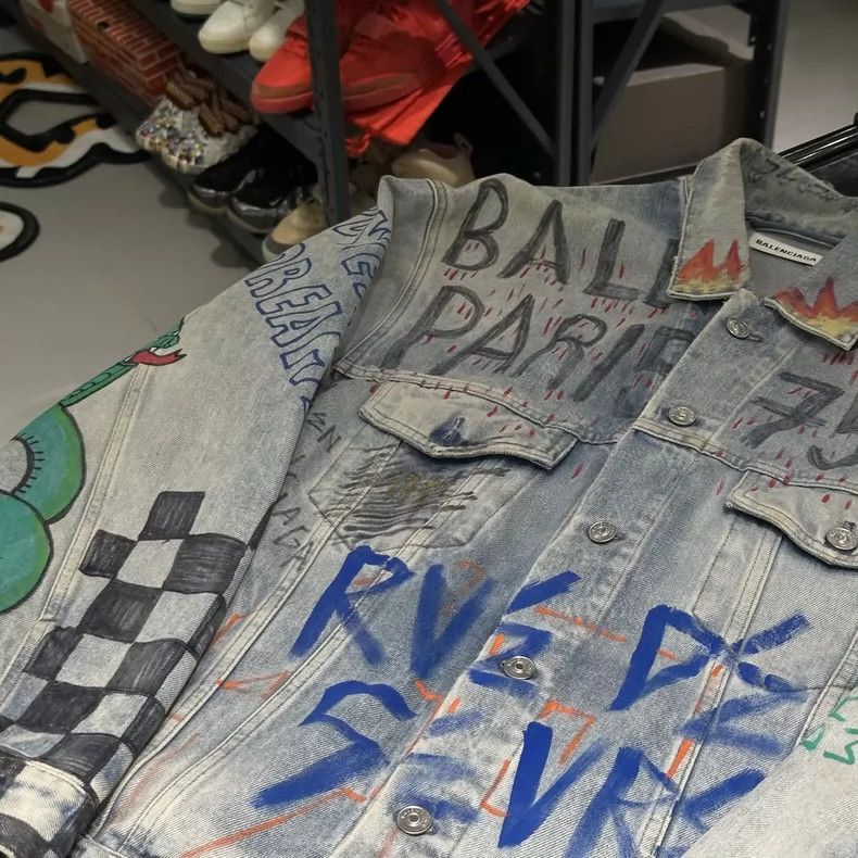 Balenciaga Balenciaga Oversized Graffiti Denim Jacket by Balenciaga - Size US M / EU 48-50 / 2 - 2 Thumbnail