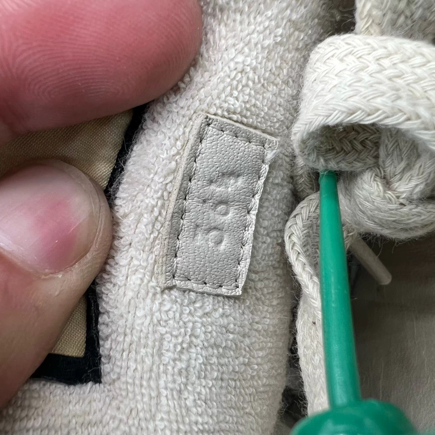 Gucci Gucci Distressed Sneaker millet 36.5 like new Size US 5.5 / IT 35.5 - 8 Thumbnail
