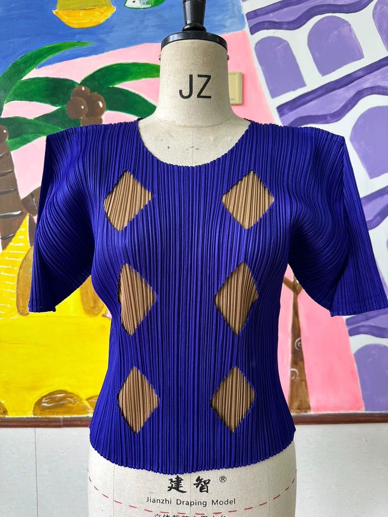 Issey Miyake Issey Miyake A hollowed-out blue-purple top Size XL / US 12-14 / IT 48-50 - 1 Thumbnail