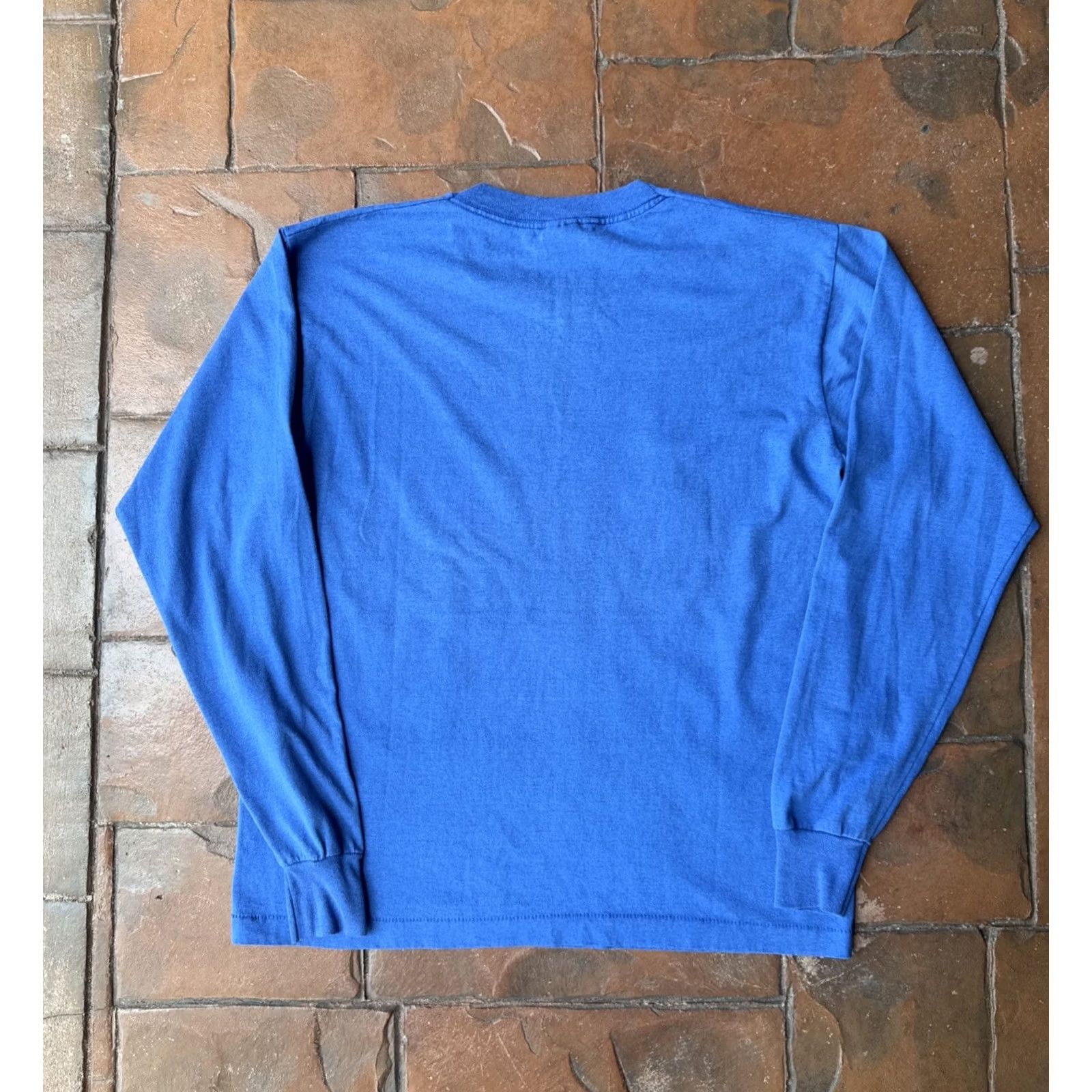 Vintage VINTAGE Screen Stars Skiing Cows Kansas Long Sleeve Shirt XL Blue Crew Neck Cotton Blend USA Men T-Shirt 80s Graphic Print Size US XL / EU 56 / 4 - 3 Thumbnail