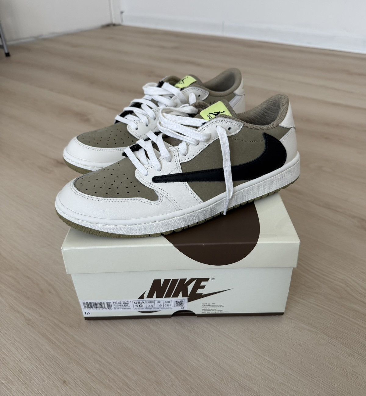 Travis Scott x Jordan 1 Retro Low Golf Neutral Olive