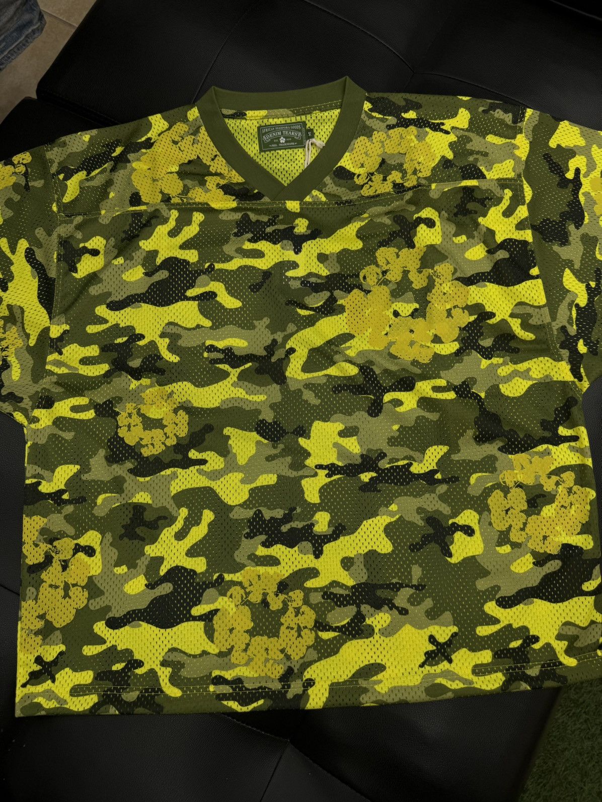 DENIM TEARS Denim Tears Yellow Camo Cotton Wreath Jersey Size M (NEW) Size US M / EU 48-50 / 2 - 4 Thumbnail
