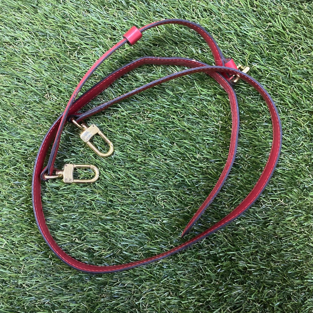 Louis Vuitton Louis Vuitton Red Adjustable Shoulder Strap 6LKO126K – Y2K Size ONE SIZE - 2 Thumbnail
