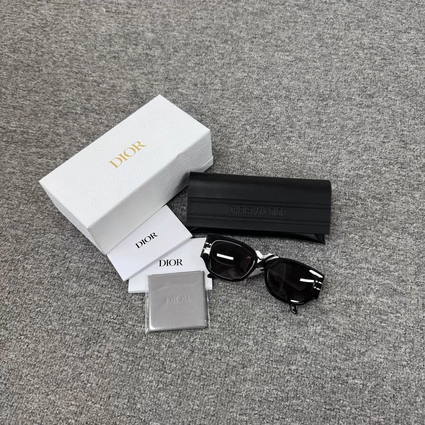 Dior Dior temple logo black frame 99 new boxed sunglasses Size ONE SIZE - 1 Thumbnail