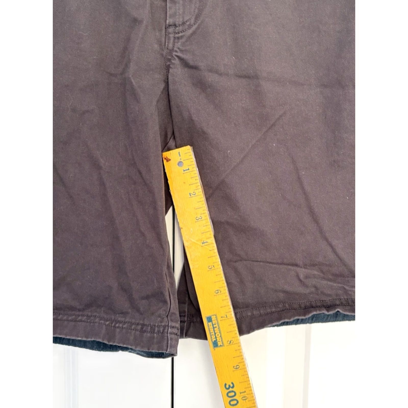 Vintage Flag And Anthem Chino Shorts Men’s 34 Gray Flat Front 5-Pocket Zip Button Logo Regular Rise Mid Casual Mens Size US 34 / EU 50 - 3 Thumbnail