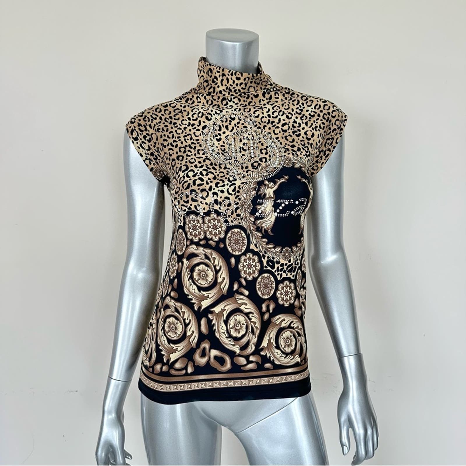 image of New!!! Gigizza Women Top Size S Authentic in Cream