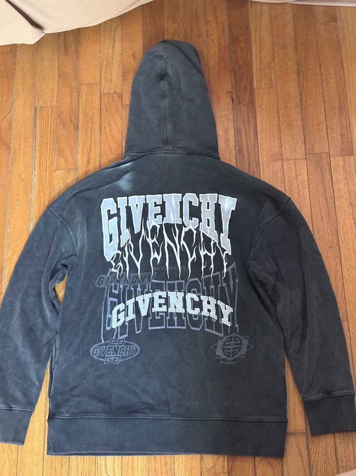 Designer × Givenchy Givenchy Washed Black Hoodie Size M Size US M / EU 48-50 / 2 - 2 Thumbnail