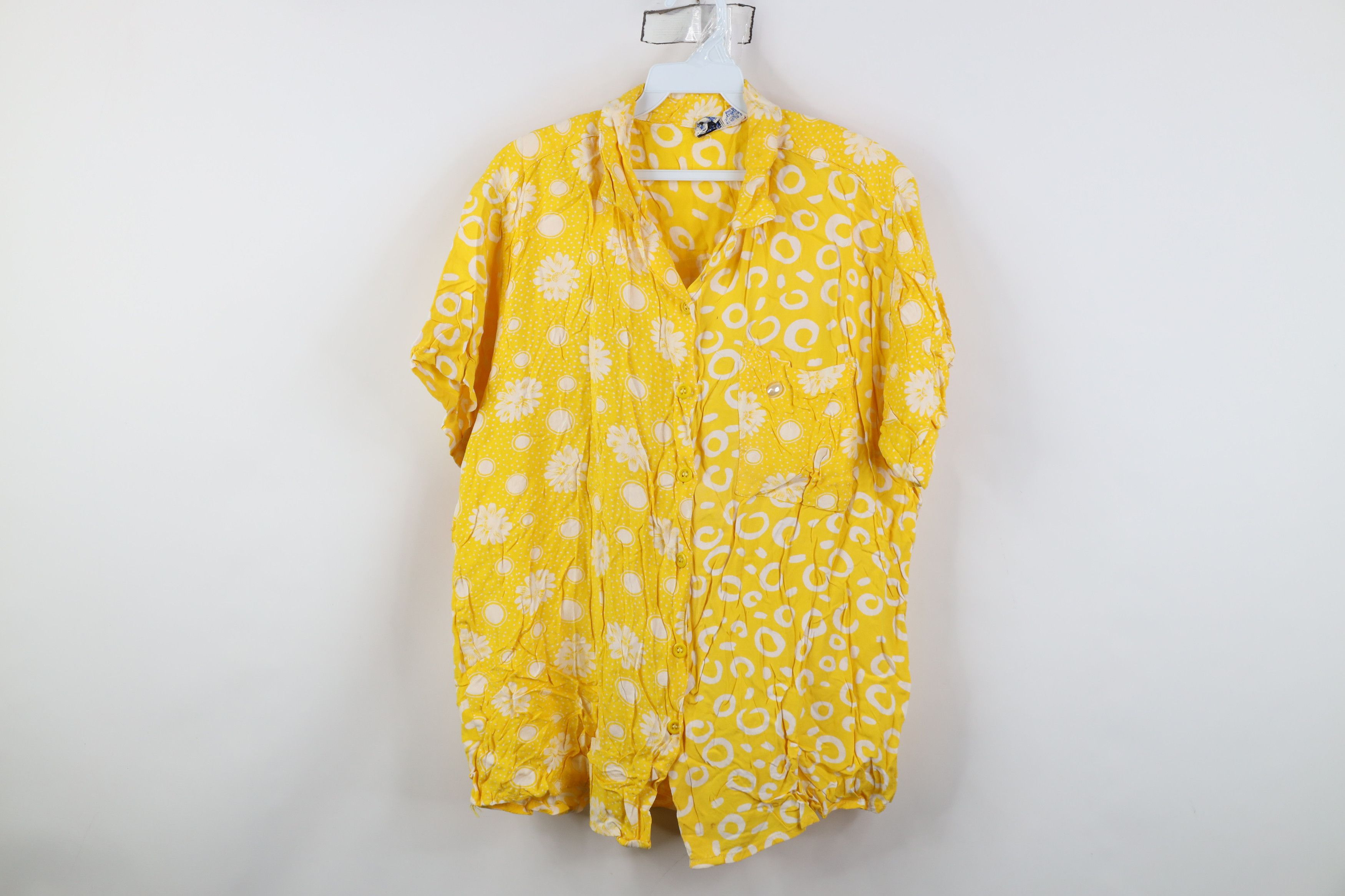 Vintage Vintage 90s Streetwear Gabardine Short Sleeve Button Shirt Size XL / US 12-14 / IT 48-50 - 1 Thumbnail