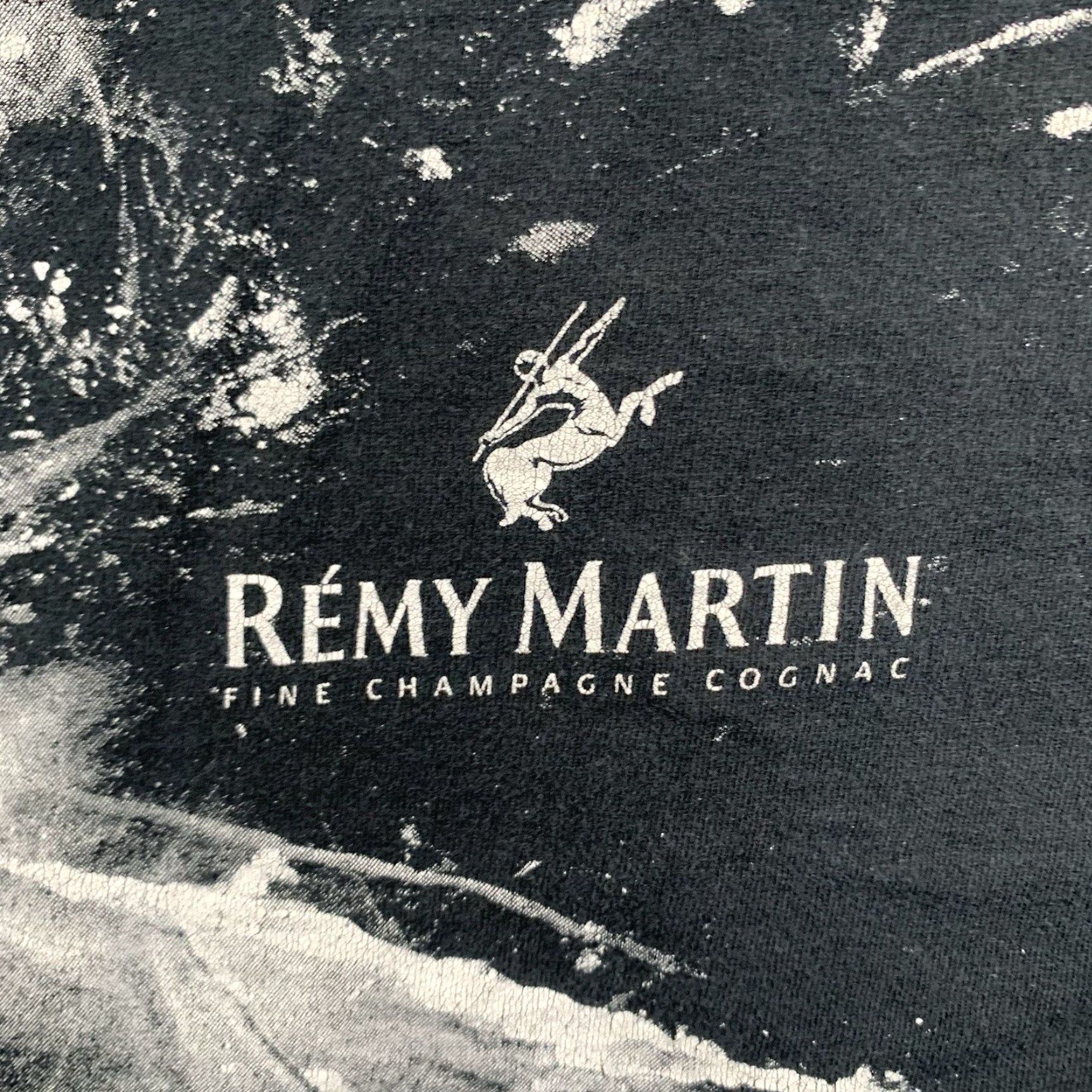 Gildan VINTAGE Gildan Remy Martin Fine Champagne Cognac T-Shirt Unisex Adult XL Black Graphic Print Classic Car Band Logo Size US XL / EU 56 / 4 - 6 Thumbnail