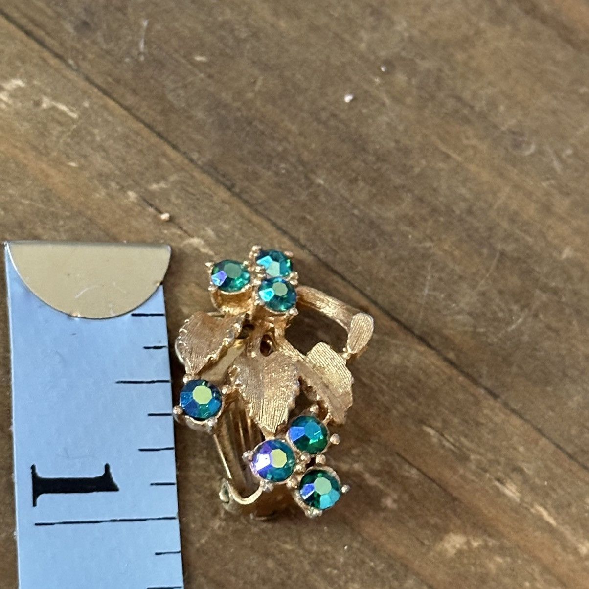 Vintage Vintage gold tone Aurora Borealis leaves clip on earring Size ONE SIZE - 2 Thumbnail