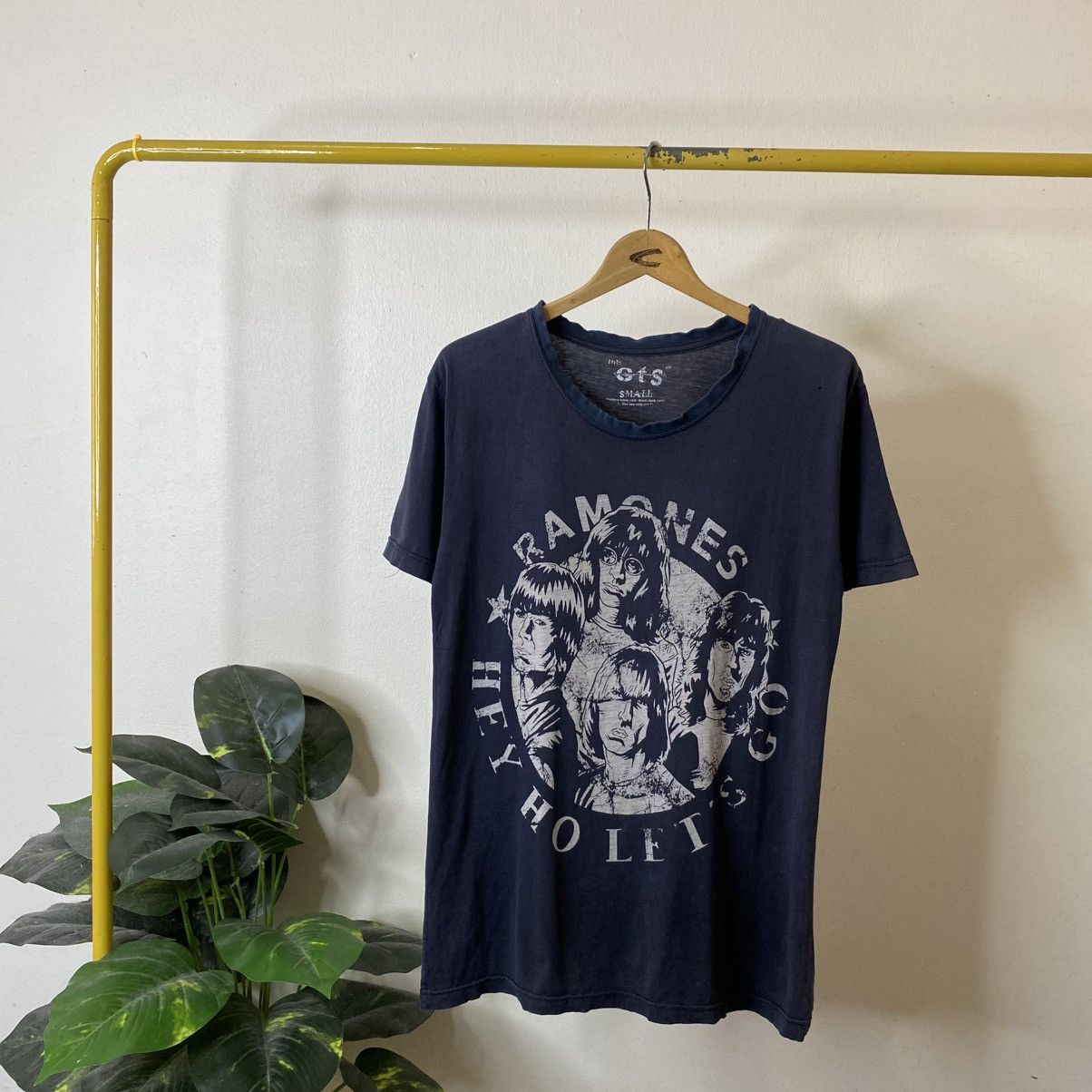 Band Tees Vintage y2k Ramones Punk Band Caricature Distressed Tee Size US S / EU 44-46 / 1 - 1 Thumbnail