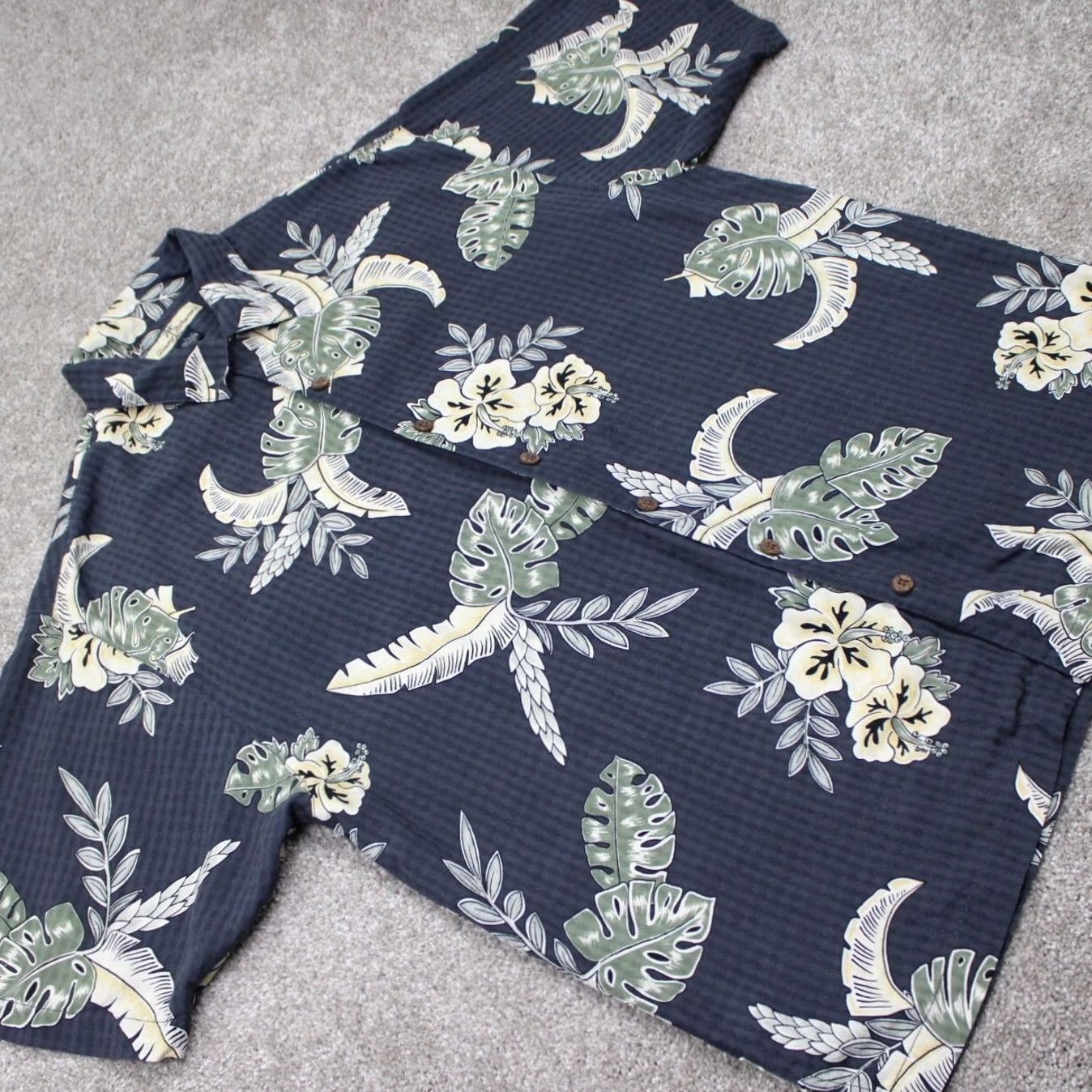 Tommy Bahama Tommy Bahama Button-Up Shirt Men Large Blue Floral Silk 100% Silk Hawaiian Camp S/S Size US L / EU 52-54 / 3 - 6 Thumbnail