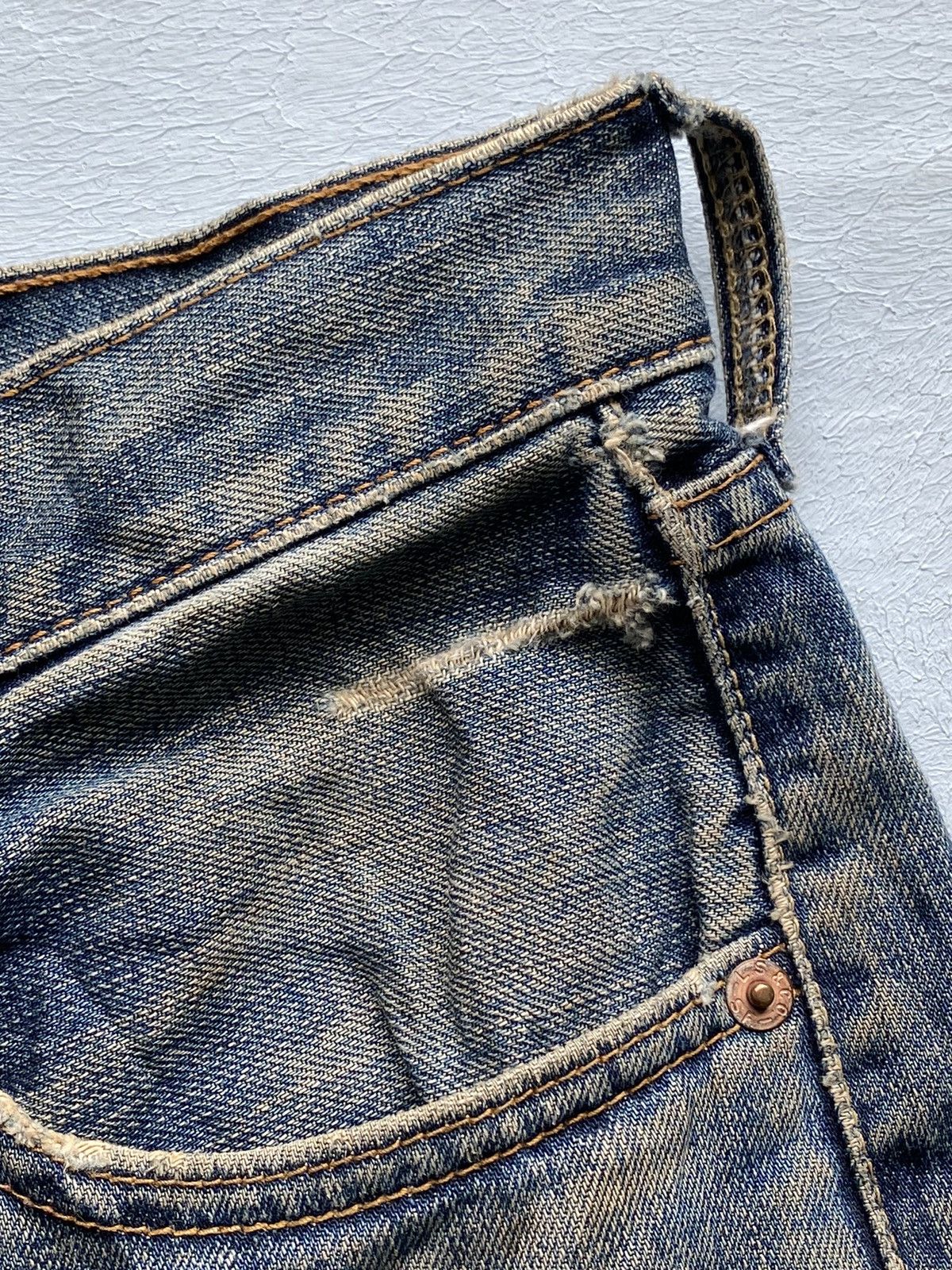 Levi's Levi’s 524 Distressed Denim Size 29 Size US 29 - 8 Thumbnail