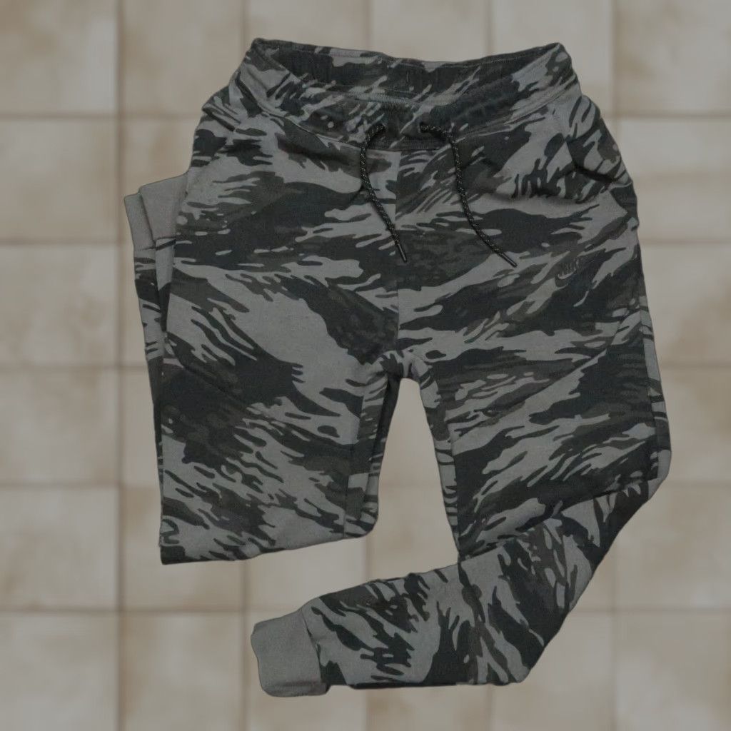 Nike Nike Pants Men Small Black Gray Camo Tech Fleece Joggers Athletic Training Size US 29 - 1 Thumbnail
