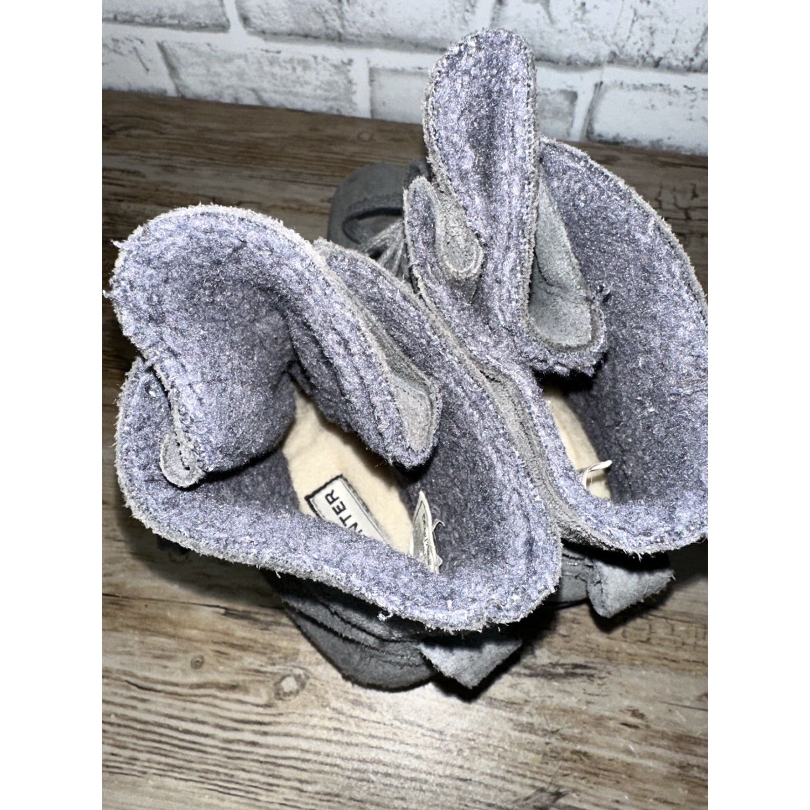 Vintage BEARPAW Hunter Wedge Boots Womens 7.5 Suede Sherpa Lined Gray/Bearpaw Hunter Gray Suede Sherpa Wedge Boots Women 7.5 Size US 8 / IT 38 - 4 Thumbnail