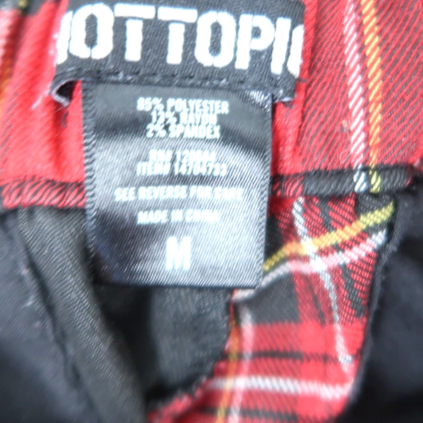 Hot Topic VINTAGE Hot Topic Bermuda Shorts Womens M Red Plaid Black Split Bermuda Shorts Casual Punk Grunge 10in Inseam Womens Size 32" / US 10 / IT 46 - 4 Thumbnail