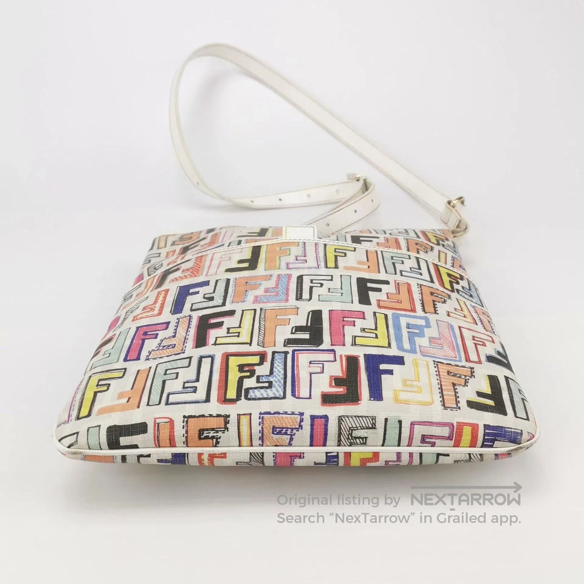 Fendi Fendi Graffiti Monogram Shoulder Bag. Size ONE SIZE - 5 Thumbnail