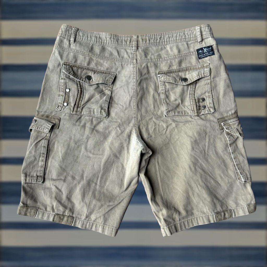 Marcs Y2K Marc Ecko Cut & Sew Military Cargo Shorts Men’s 33 Camouflage Beige Cotton Grunge Pockets Cargo Regular 33 Mens Size US 33 - 1 Thumbnail