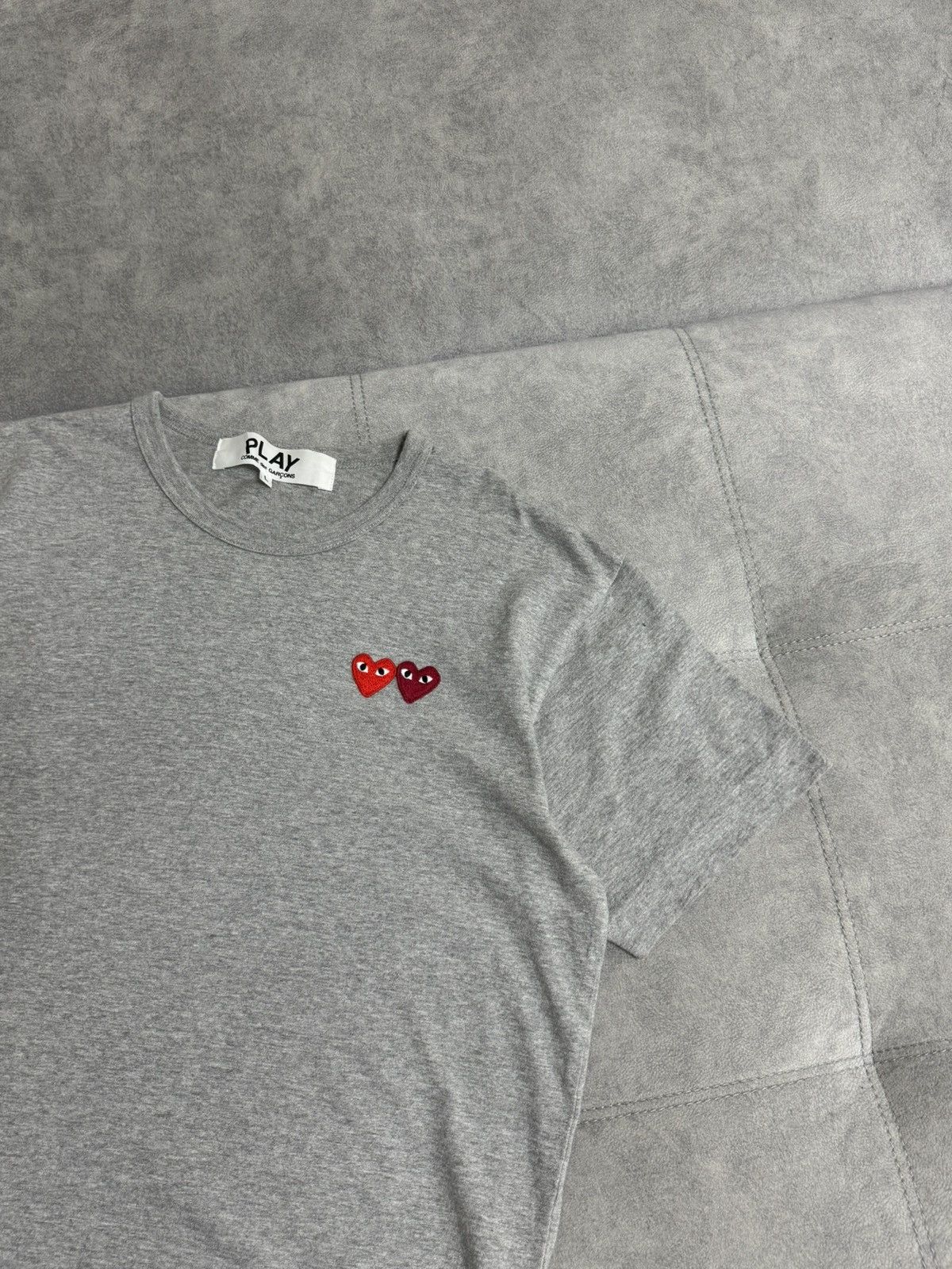 Comme des Garcons RARE Comme Des Garçons PLAY Double Heart Gray T-Shirt Size L Size US L / EU 52-54 / 3 - 4 Thumbnail