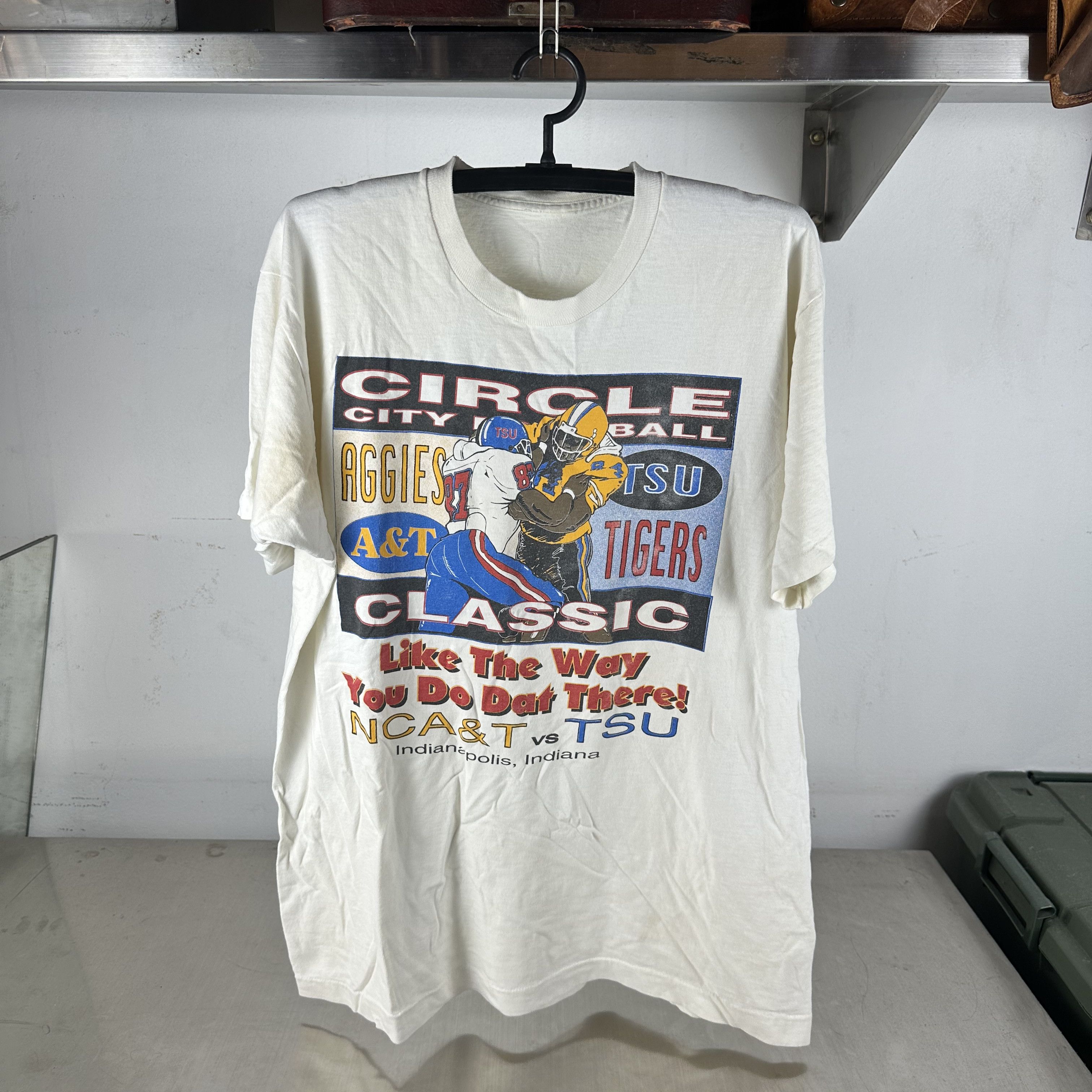 Vintage ​​​​Vintage 90s Circle City Classic NCA&T VS TSU T-shirt Size US XL / EU 56 / 4 - 1 Thumbnail