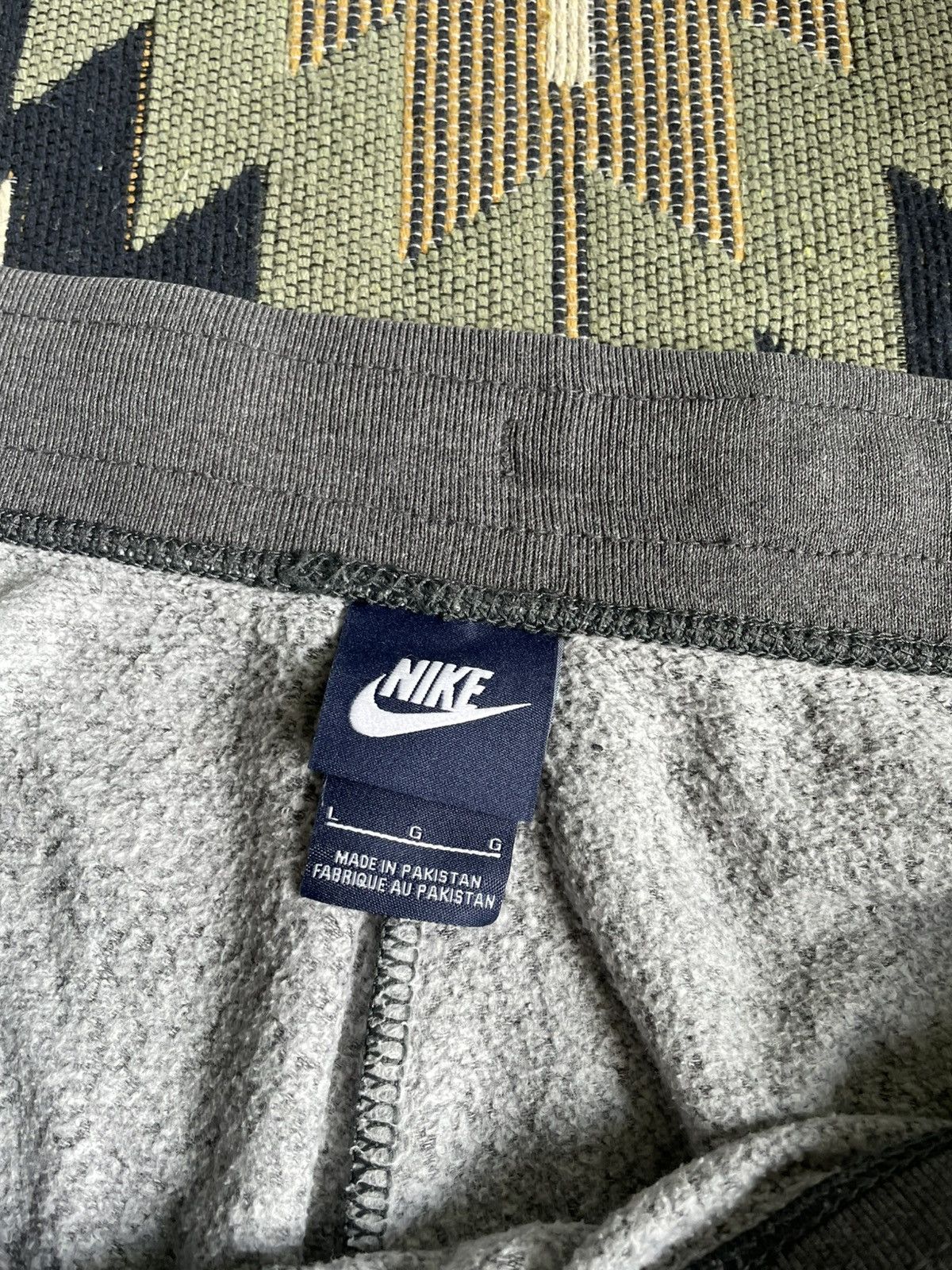 Vintage Vintage Nike Swoosh Baggy Y2K Sweatpants Size US 34 / EU 50 - 7 Thumbnail