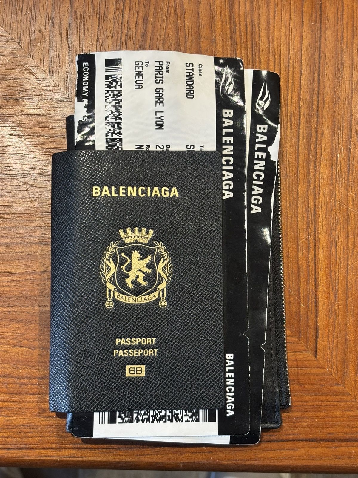 Balenciaga Balenciaga Black Passport Ticket Zip Wallet Size ONE SIZE - 1 Thumbnail