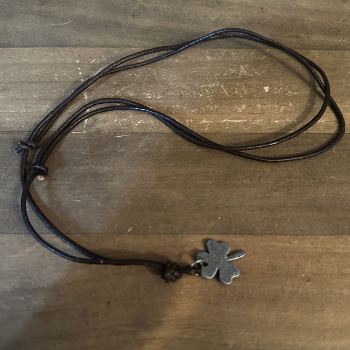 Vintage Vintage pewter shamrock pendant leather cord necklace Size ONE SIZE - 2 Thumbnail