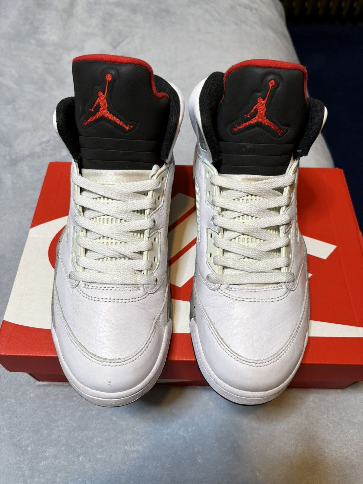 Jordan Brand Air Jordan 5 Retro White Cement 2017 Size 10 Size US 10 / EU 43 - 2 Thumbnail