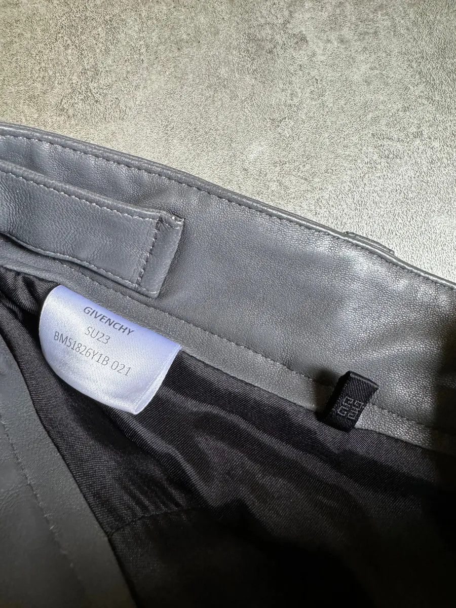 Givenchy SS2023 Givenchy 1/1 Sample Grey Leather Brut Cargo Shorts Size US 34 / EU 50 - 13 Thumbnail