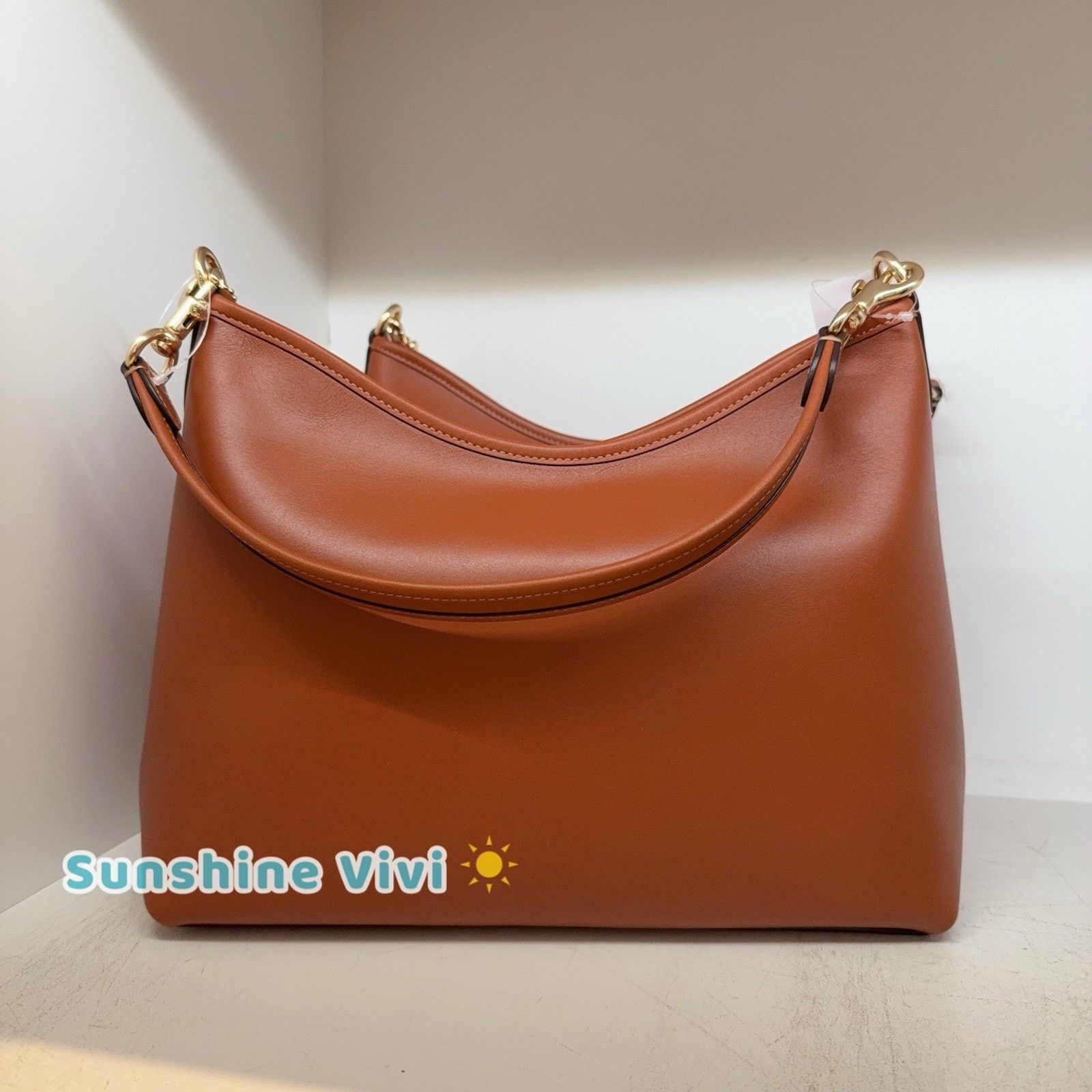 Coach NWT Coach Laurel Shoulder Bag Gold/Tan CBG99 Size ONE SIZE - 4 Thumbnail