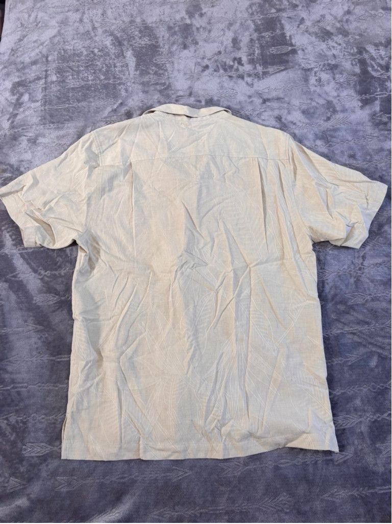 Tommy Bahama Men's Tommy Bahama Beige Button-Down Shirt Size M Size US L / EU 52-54 / 3 - 10 Thumbnail