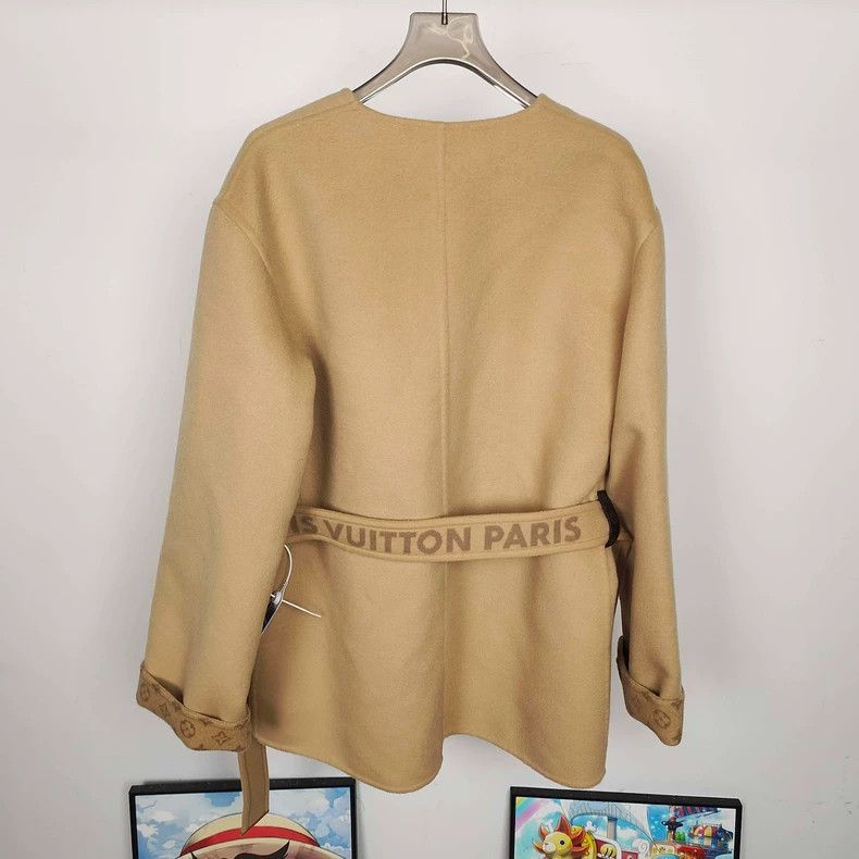 Other louis vuitton short coat in milk tea color Size US M / EU 48-50 / 2 - 8 Thumbnail