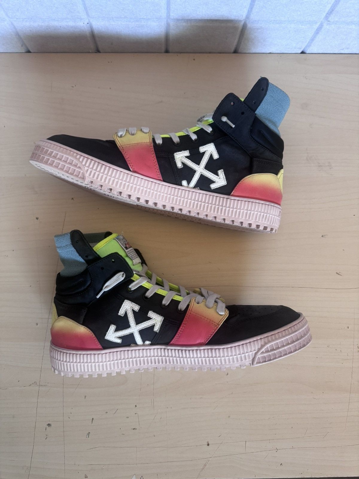 Off-White Off-White Off-Court Sneaker Size US 11 / EU 44 - 2 Thumbnail