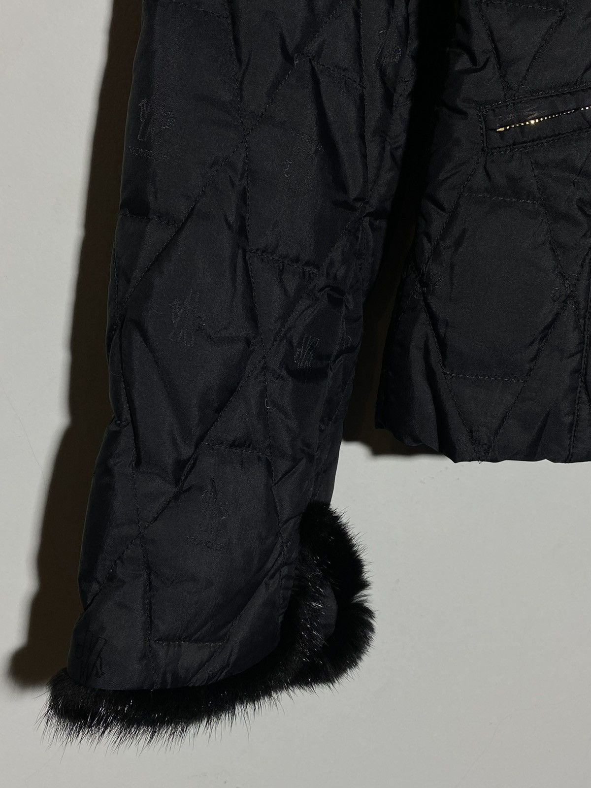 Moncler Moncler Down Filled Monogram Jacket with Fur Details Size S / US 4 / IT 40 - 4 Thumbnail