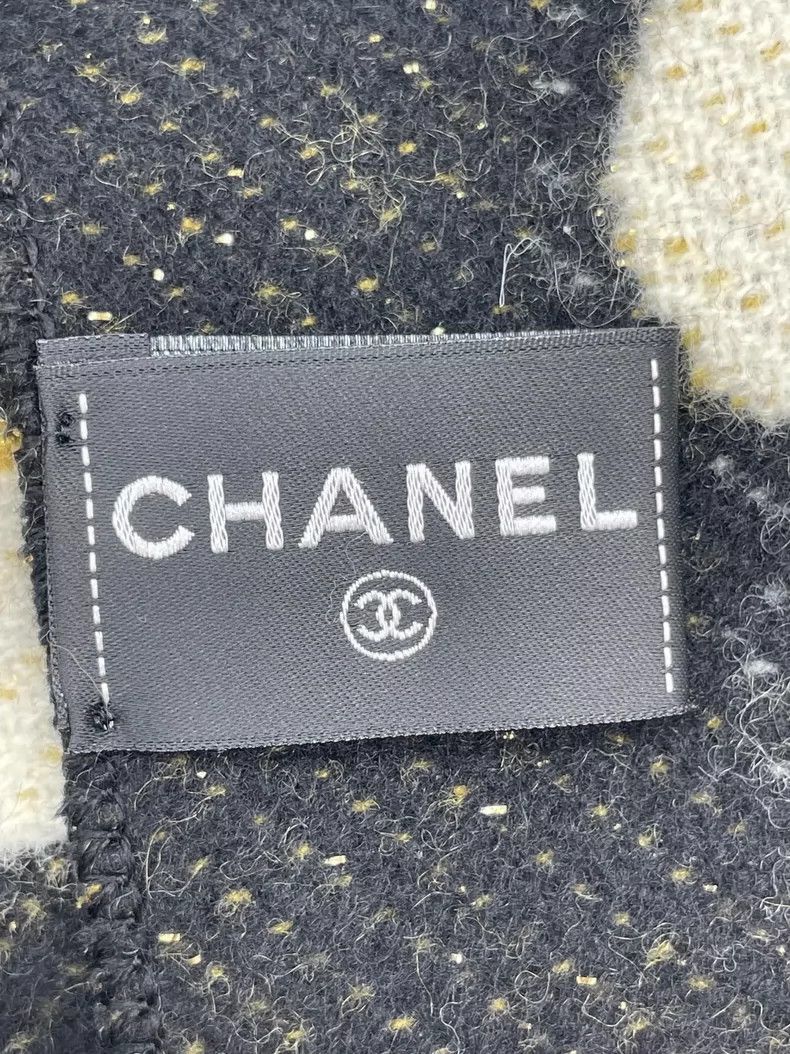 Chanel Chanel Boucle Scarf with Camellia Design -2505 Size ONE SIZE - 6 Thumbnail