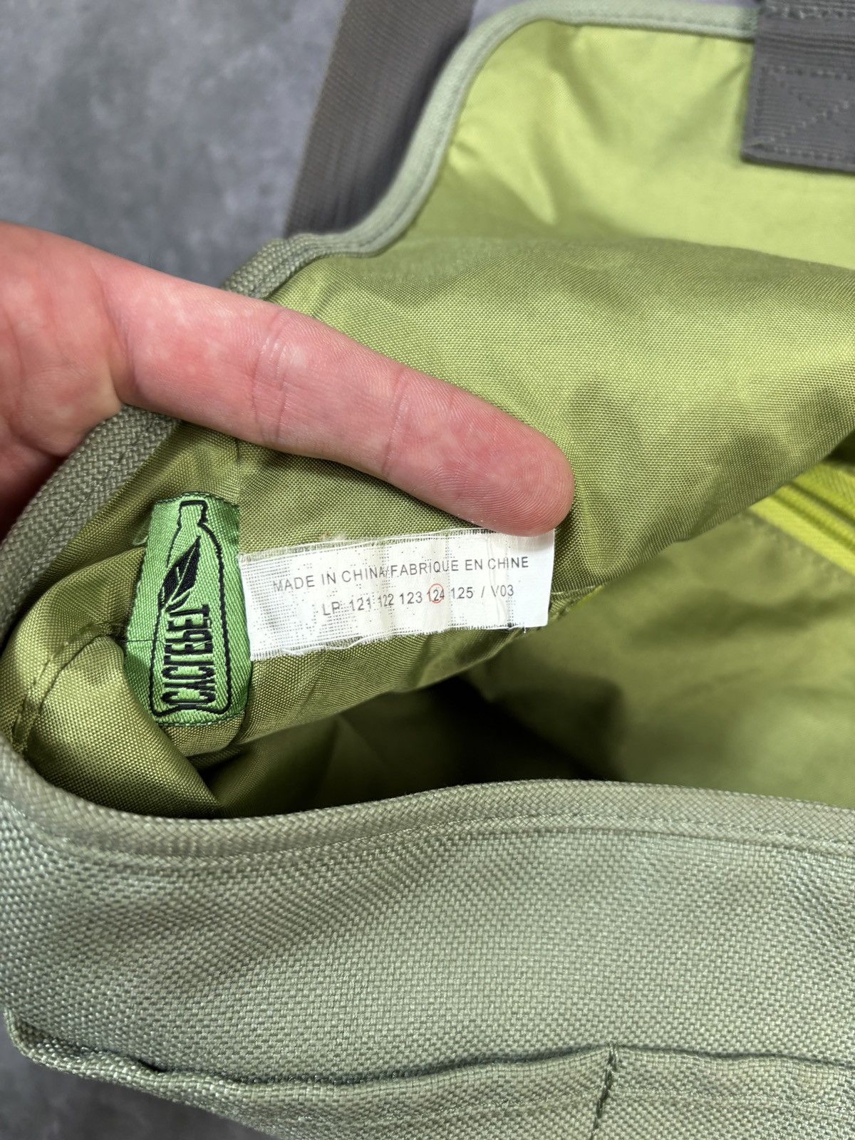 Lowepro Lowepro Side Bag Mini Messenger Recycled Green Canvas Sling Size ONE SIZE - 5 Thumbnail