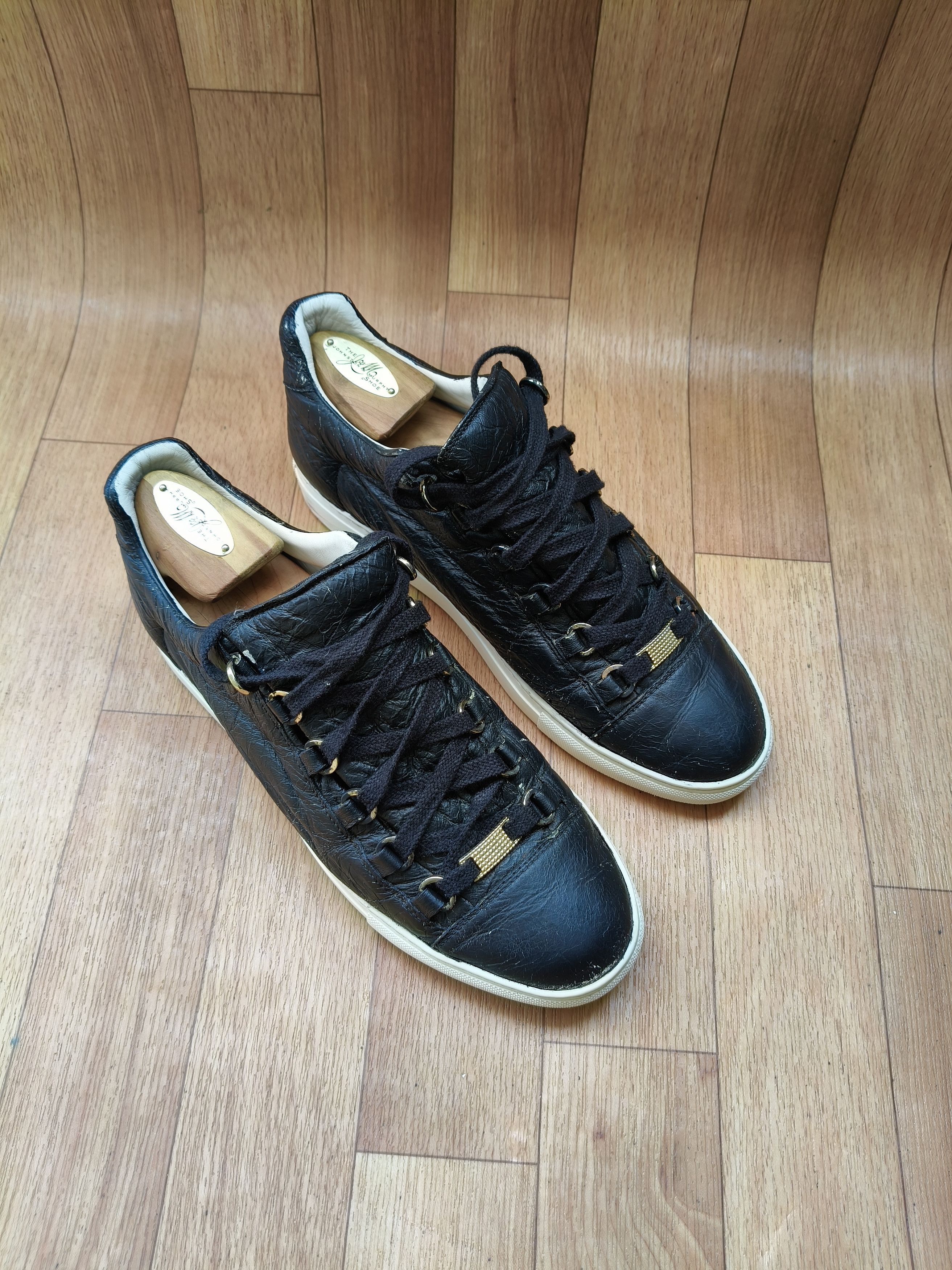 Balenciaga BALENCIAGA ARENA CRACKED EFFECT LOW TOP SNEAKERS Size US 7.5 / EU 40-41 - 5 Thumbnail