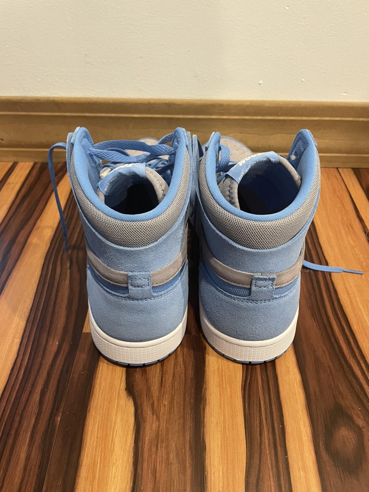 Nike Jordan 1 High Zoom Air CMFT 2 Size US 11 / EU 44 - 3 Thumbnail