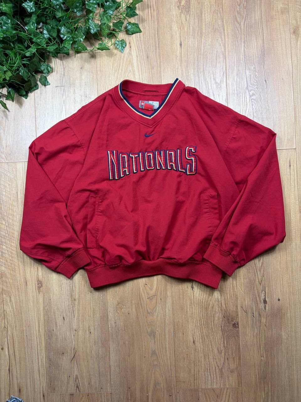 Nike 00’s NIKE NATIONALS CENTER SWOOSH Y2K V-NECK Size US S / EU 44-46 / 1 - 1 Thumbnail