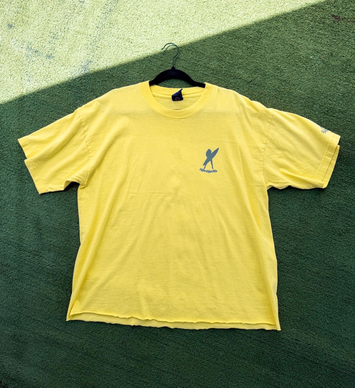 Bullhead Denim Co. Vintage Y2K Bullhead Surf T-Shirt Men’s XL Yellow Cropped Size US XL / EU 56 / 4 - 2 Thumbnail