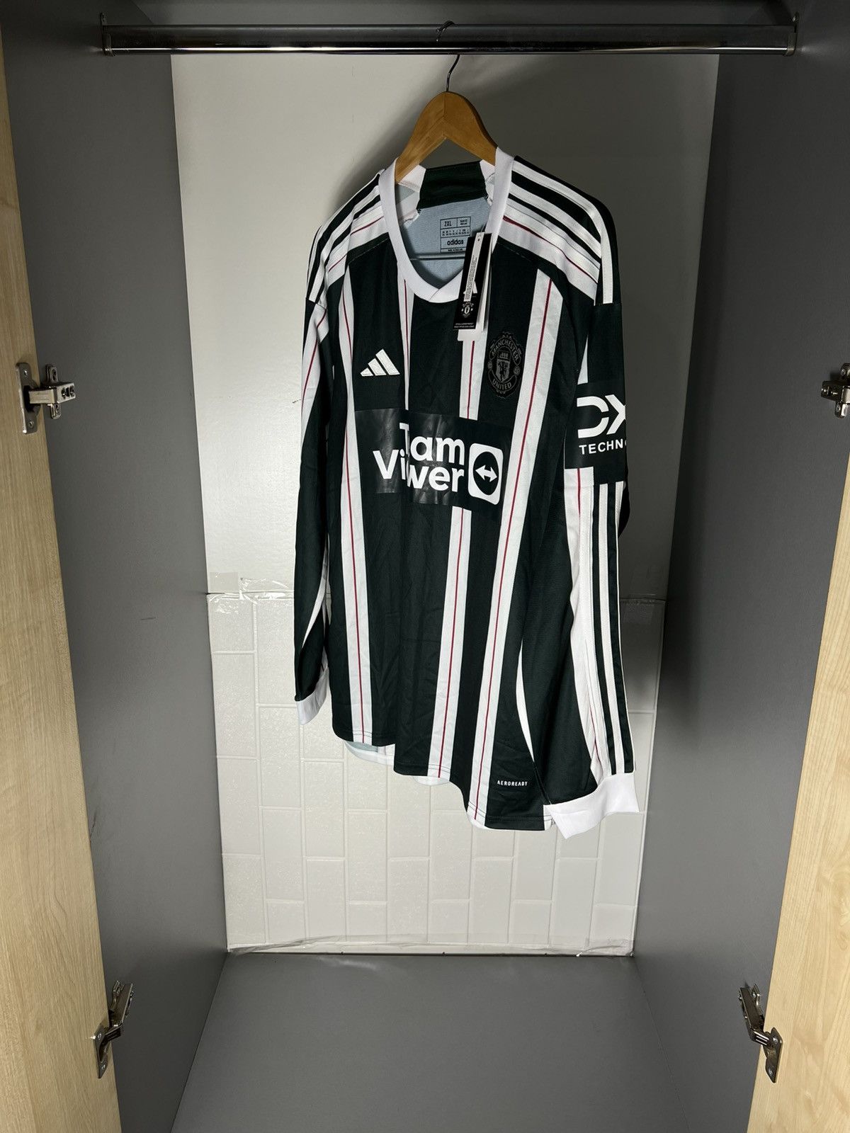 Vintage VERY RARE ADIDAS FC MANCHESTER UNITED ENGLAND SOCCER JERSEY Size US XXL / EU 58 / 5 - 7 Thumbnail