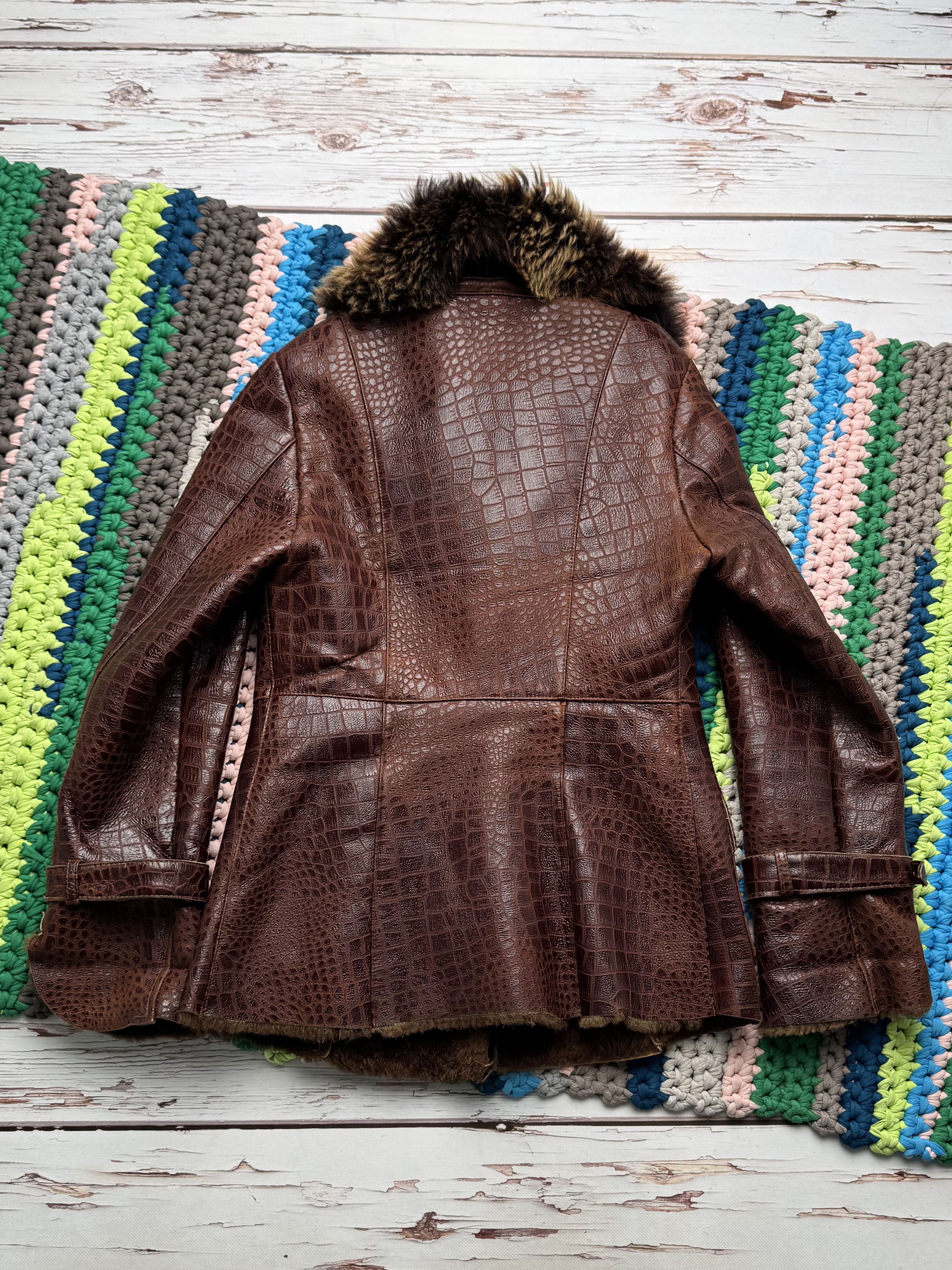Vintage Vintage Brown Embossed Leather Shearling Y2K Jacket Size M / US 6-8 / IT 42-44 - 11 Thumbnail