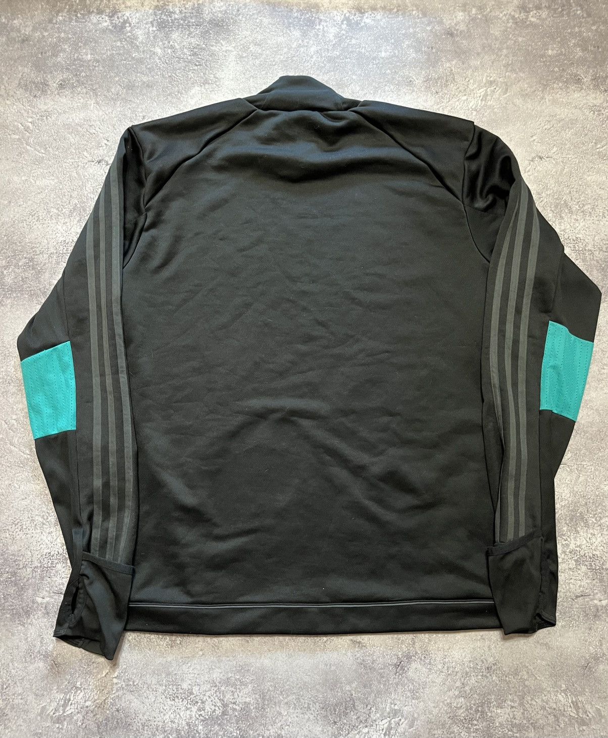 Adidas Real Madrid 2017/2018 training kit Size US L / EU 52-54 / 3 - 3 Thumbnail