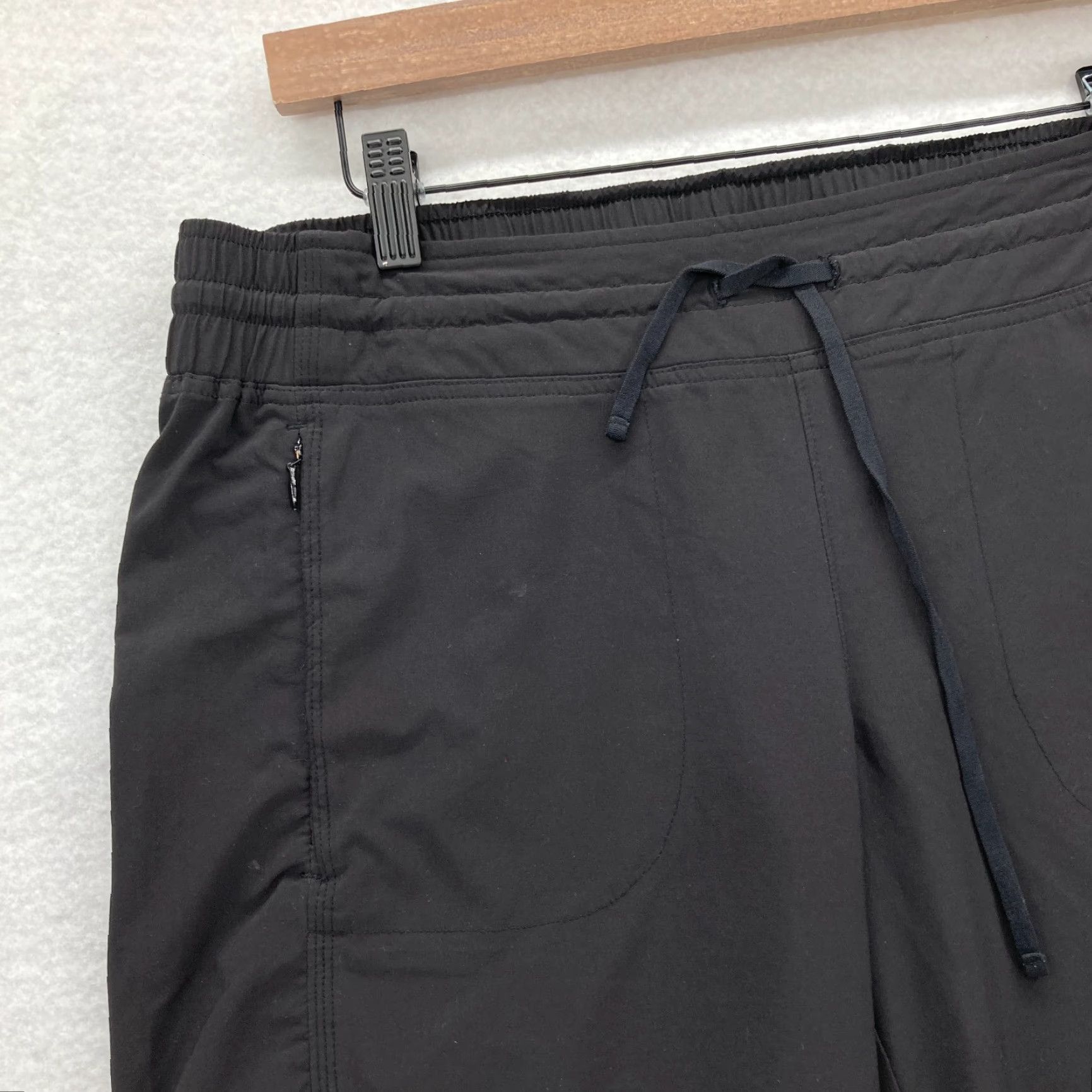 Athleta Athleta La Viva Jogger Pants Women’s Medium Black Stretch Relaxed Preppy Gym Size 32" / US 10 / IT 46 - 4 Thumbnail