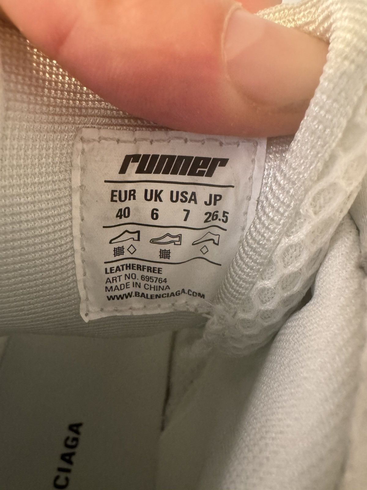 Balenciaga Balenciaga Men’s Runner Sneaker (White) New Size 40 Size US 7 / EU 40 - 8 Thumbnail