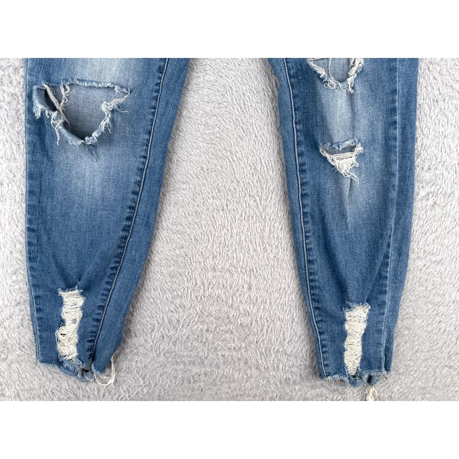 Vintage Dollhouse Jeans Juniors 9 Denim Blue Skinny Tapered Distressed 28x26 Jeans Womens Girls Mens Size 30" / US 8 / IT 44 - 2 Thumbnail