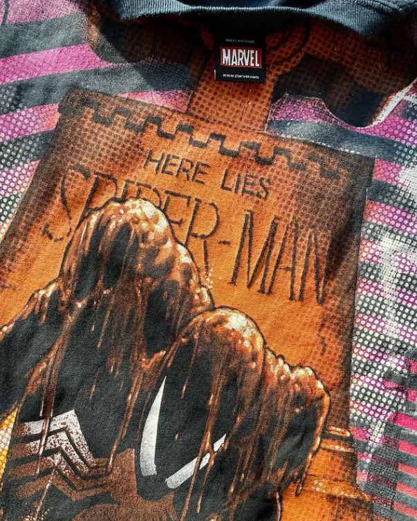 Marvel Comics × Vintage Spider - Man Tee Y2K HERE LIES Size US L / EU 52-54 / 3 - 3 Thumbnail