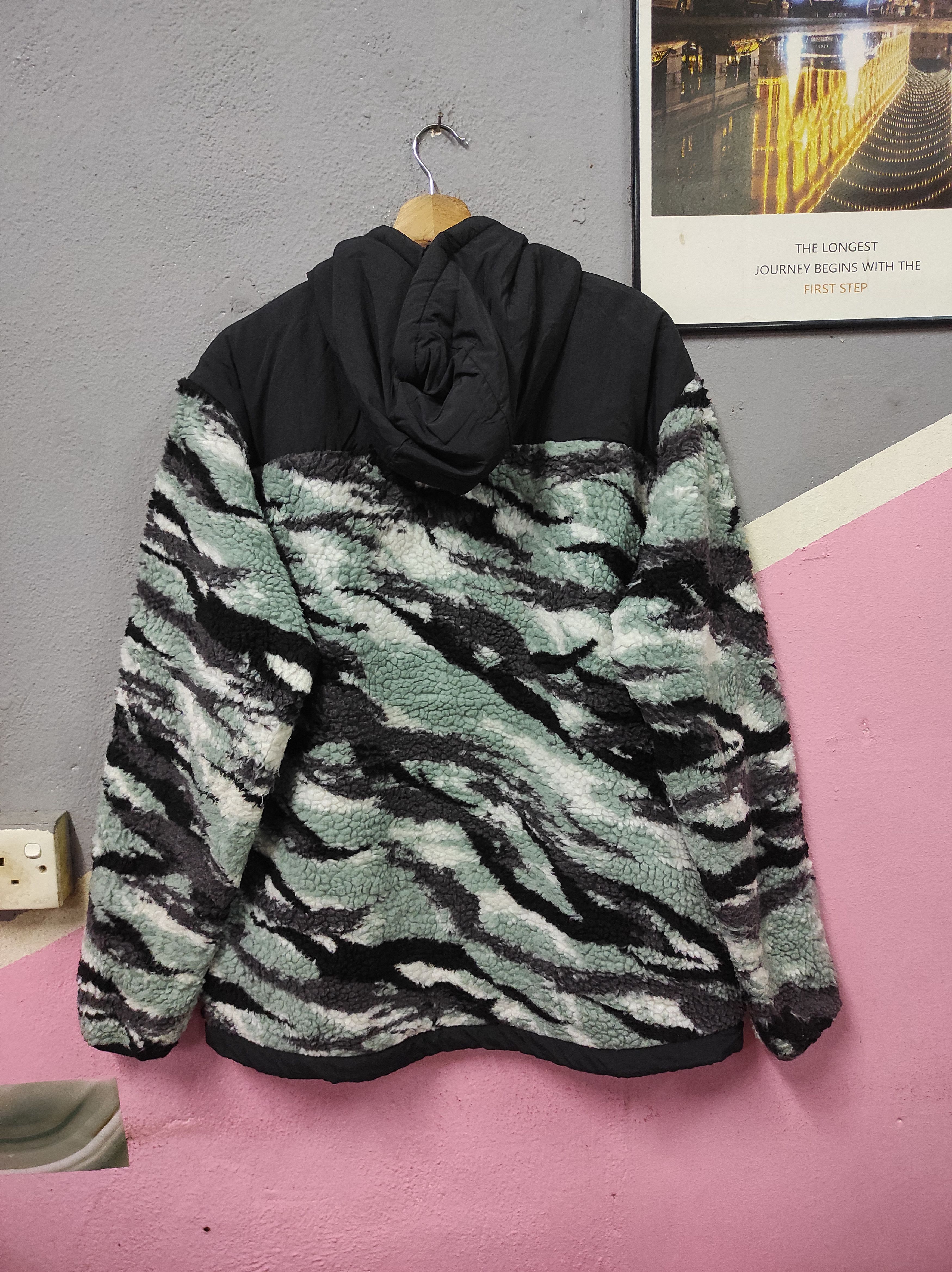 Japanese Brand FIND OUT CAMOUFLAGE JACKET HOODED FLEECE SHERPA Size US XL / EU 56 / 4 - 6 Thumbnail