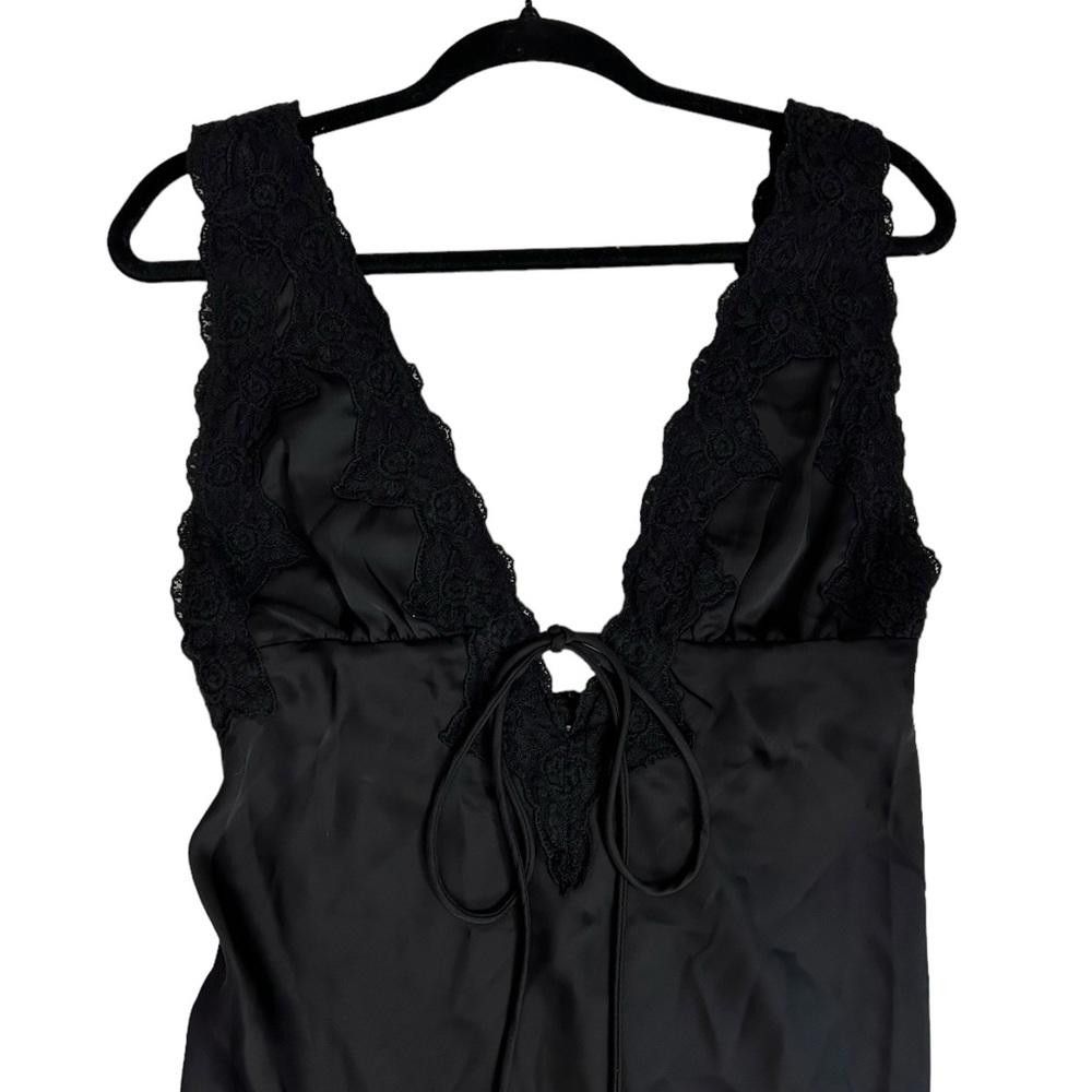 REVOLVE Rumored l NWT Venice Maxi Satin Lace Dress Small Size S / US 4 / IT 40 - 7 Thumbnail