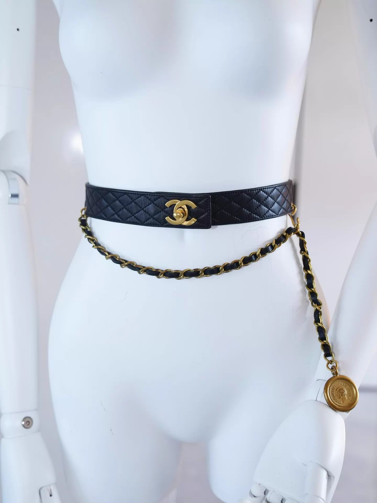 Chanel Chanel 1994 Black & Gold Calfskin Belt with Bag Buckle Size ONE SIZE - 4 Thumbnail